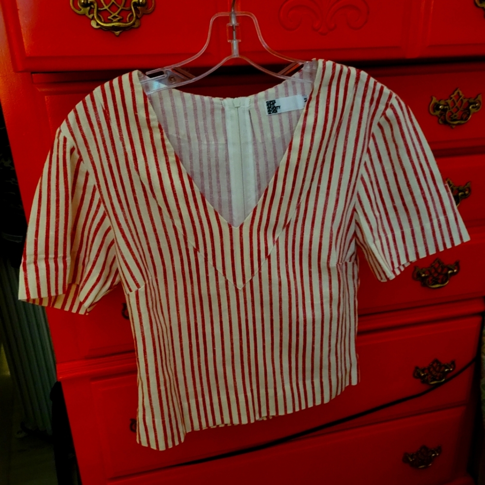 Linen top , fit with back ziper , from Brazil